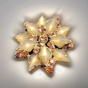Juliana | Jewelry | Juliana D E Gold Fluss Milk Glass  Juliana D & E Gold Fluss Milk Glass Layered Starburst Design Vintage Brooch main image 1